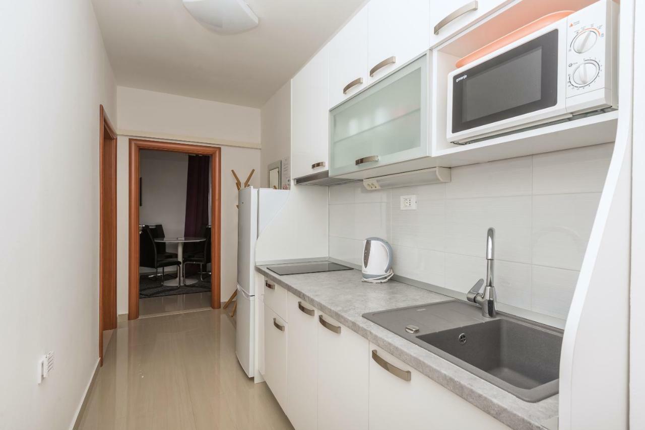 Apartmani Mona มาคาร์สกา ภายนอก รูปภาพ