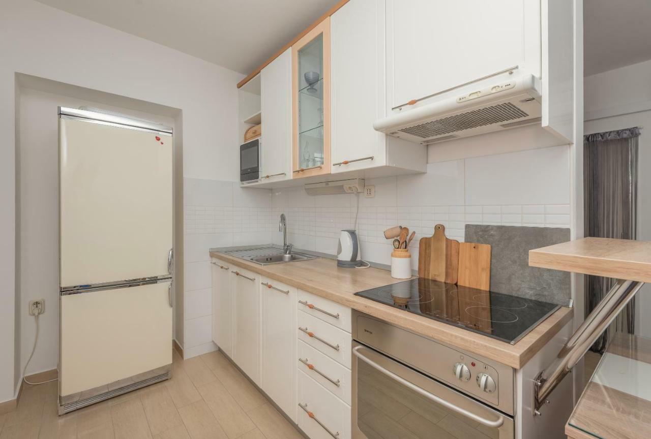 Apartmani Mona มาคาร์สกา ภายนอก รูปภาพ