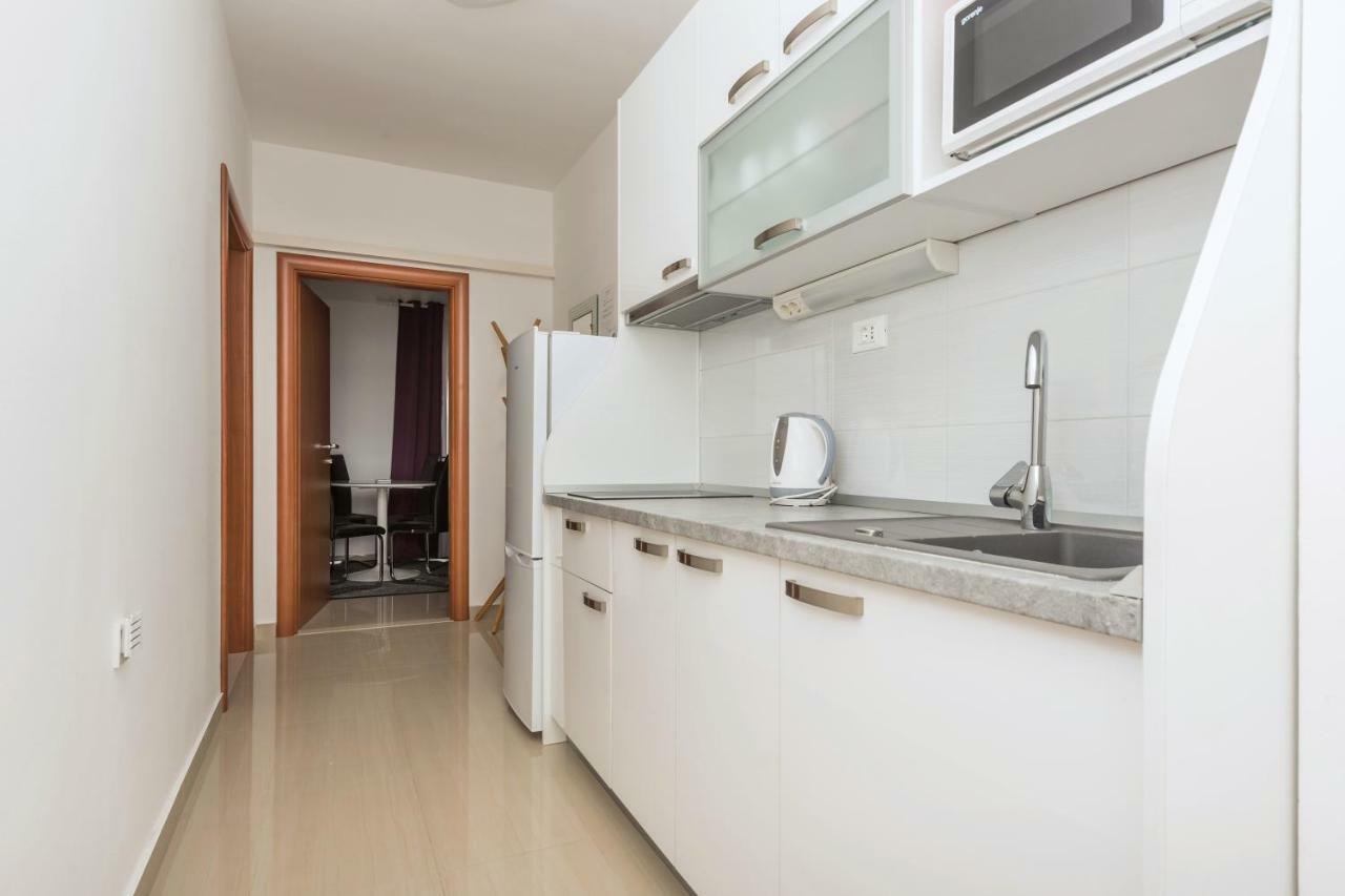 Apartmani Mona มาคาร์สกา ภายนอก รูปภาพ