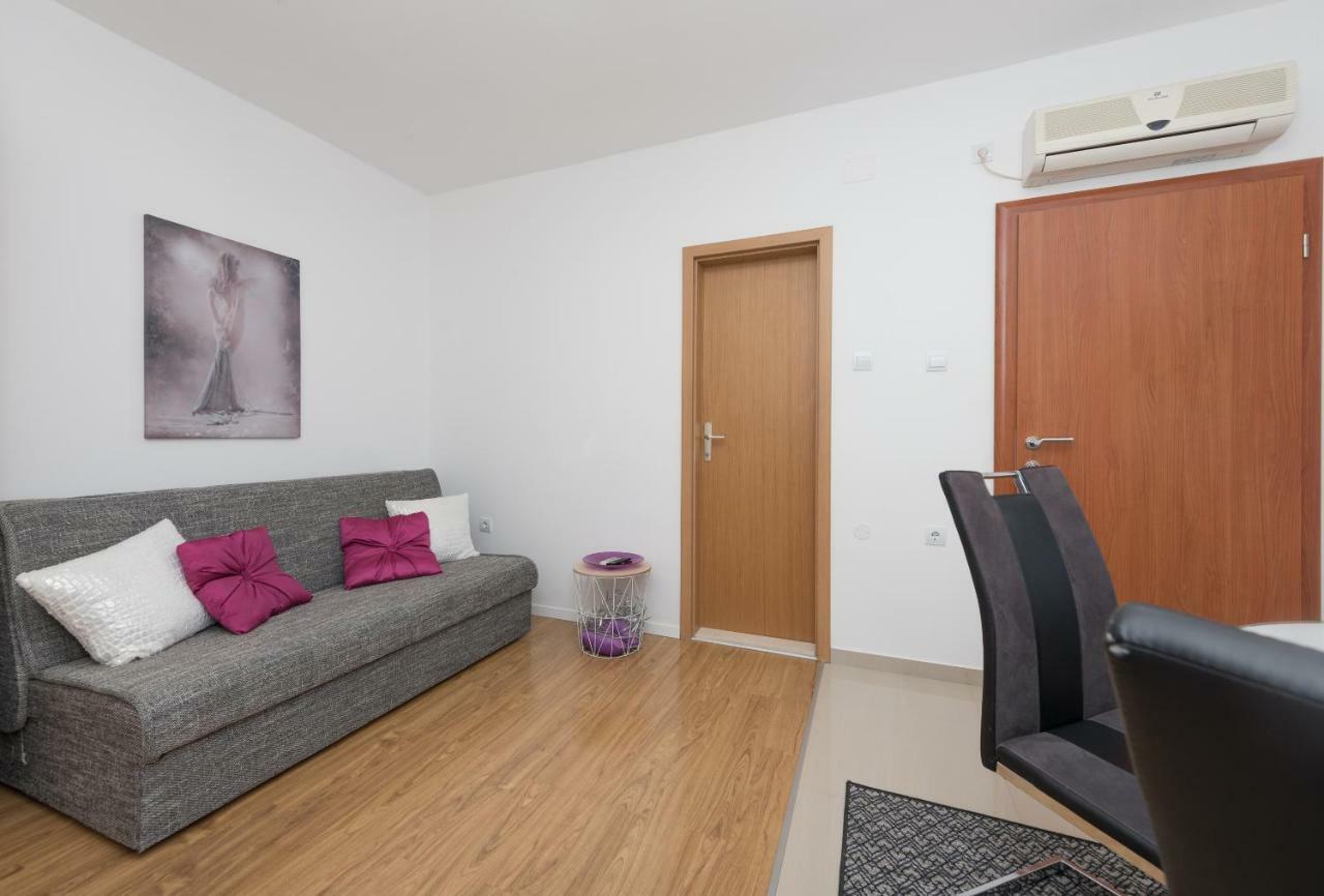 Apartmani Mona มาคาร์สกา ภายนอก รูปภาพ